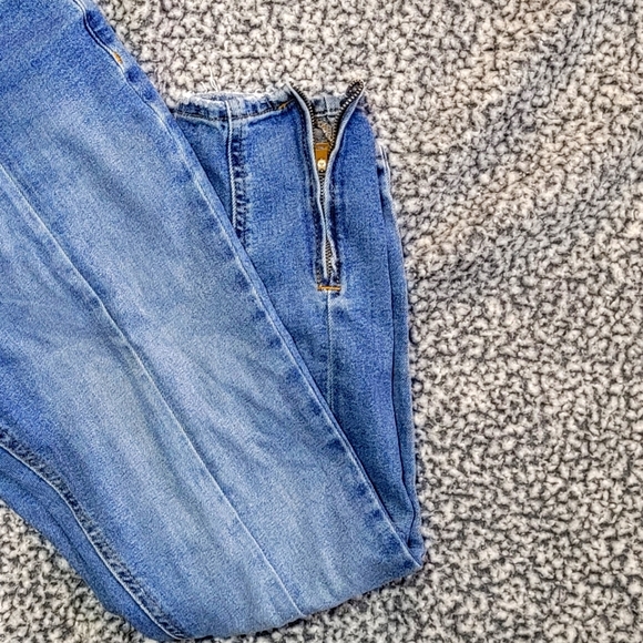 Urban Outfitters BDG High Rise Girlfriend Jeans - Picture 3 of 5